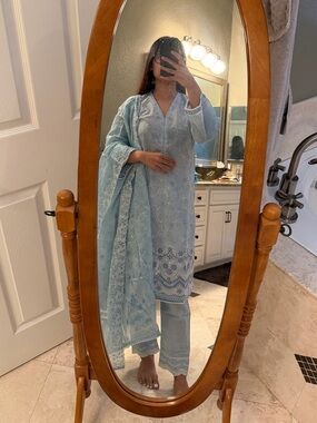 Women’s brand new bin saeed desi Indian Pakistani traditional outfit size small